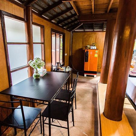 Golden Teak Homestay Mae Rim Exterior photo