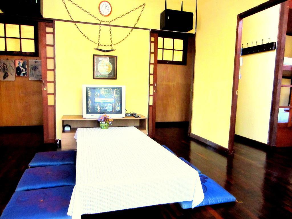 Golden Teak Homestay Mae Rim Exterior photo