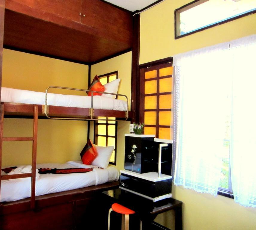 Golden Teak Homestay Mae Rim Exterior photo