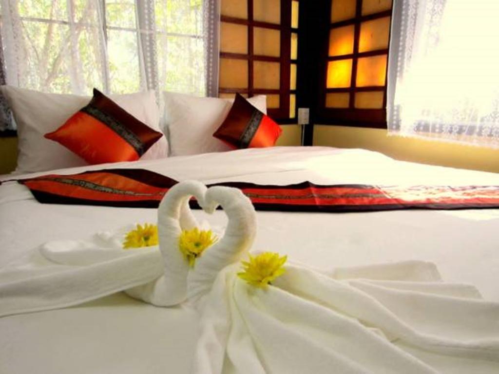 Golden Teak Homestay Mae Rim Exterior photo