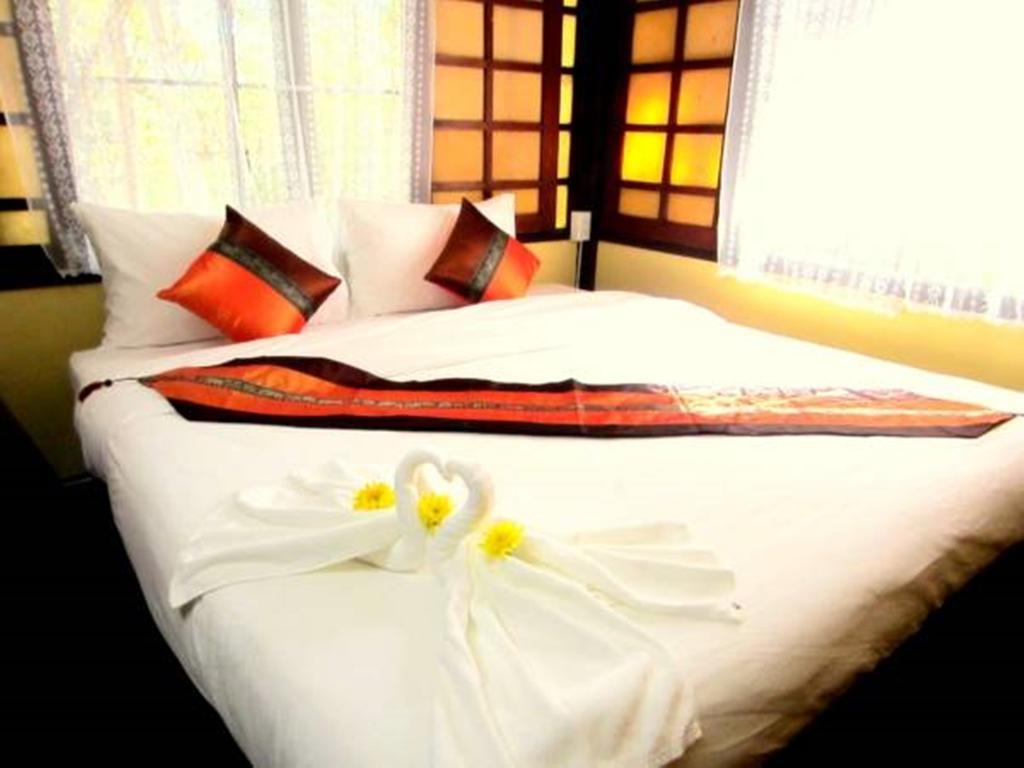 Golden Teak Homestay Mae Rim Exterior photo