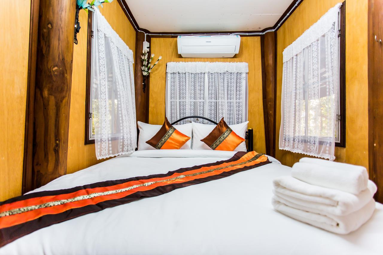 Golden Teak Homestay Mae Rim Exterior photo