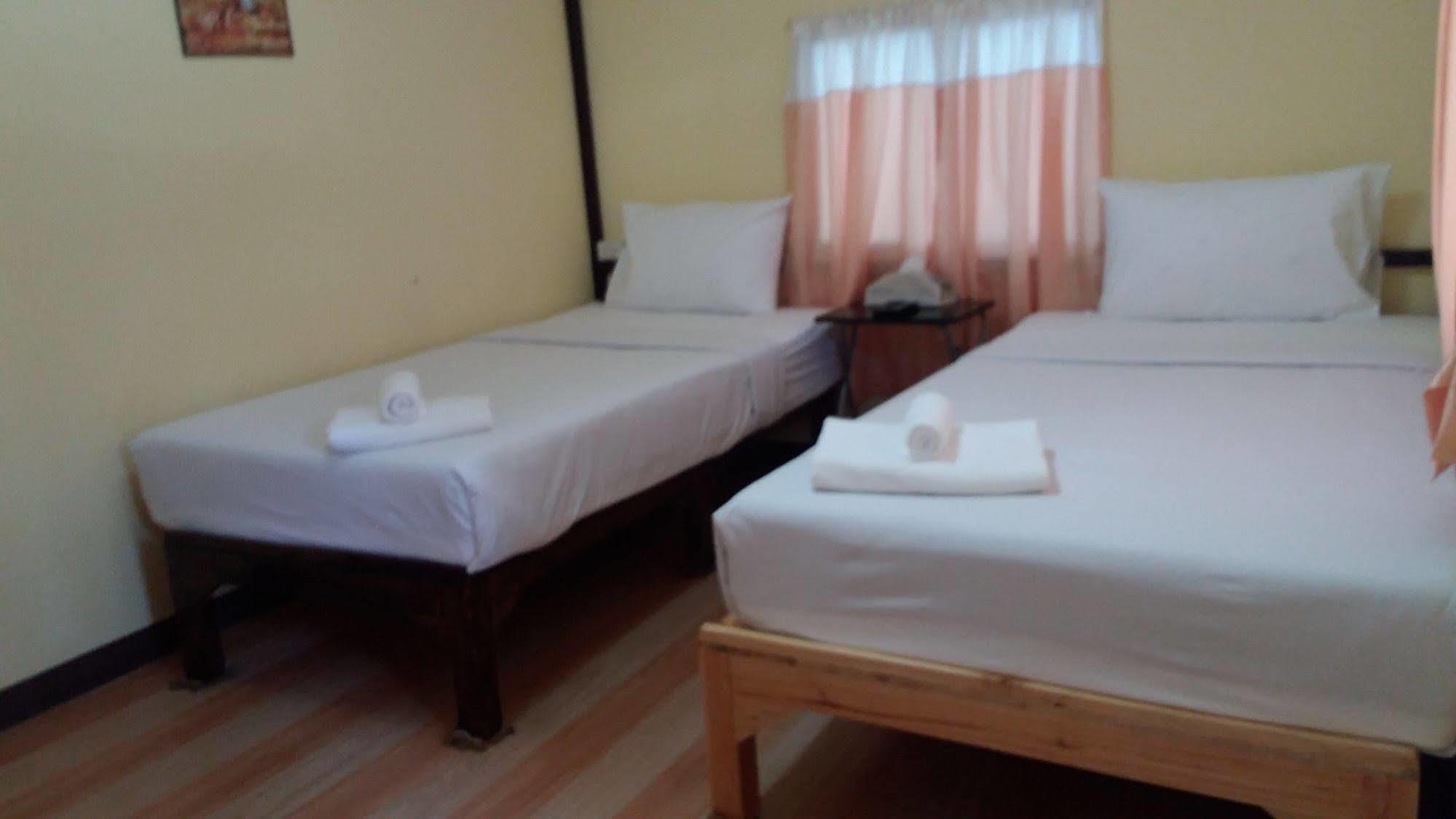 Golden Teak Homestay Mae Rim Exterior photo